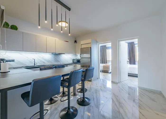 Theotokopoulos Park Renovated Apartment