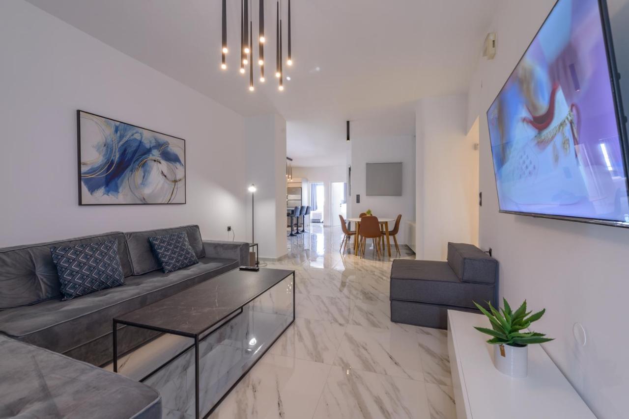 Theotokopoulos Park Renovated Apartment *